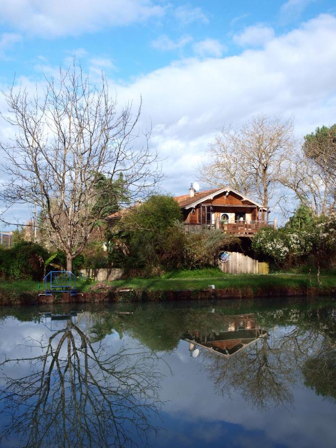 Gîte Au Jardin Meilhan-sur-Garonne Exterior foto