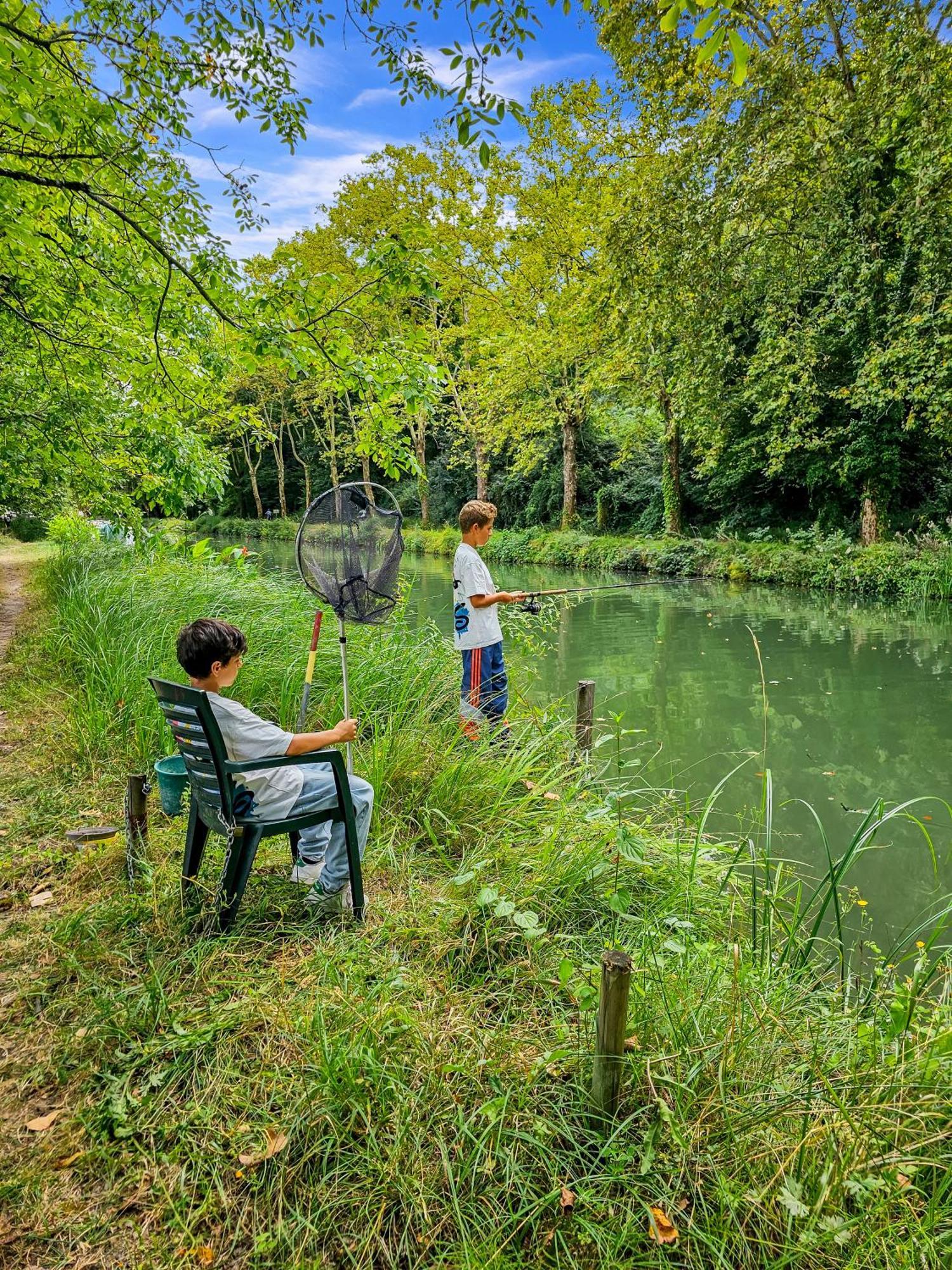 Gîte Au Jardin Meilhan-sur-Garonne Exterior foto